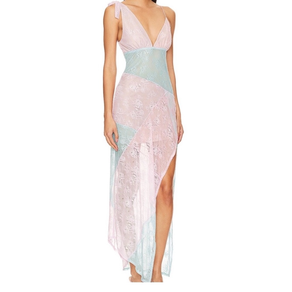 MAJORELLE Lace Detail Dress in Soft Pink